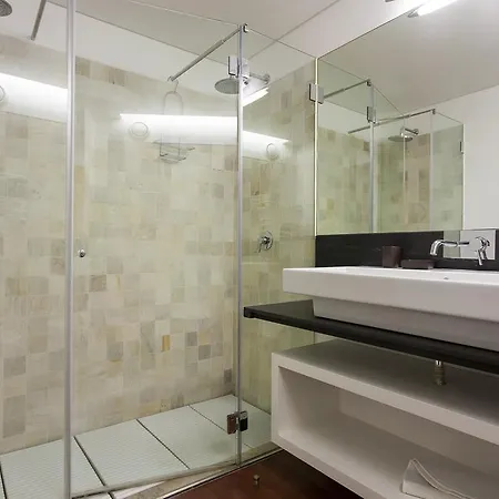 Charming 2-bedroom In The Centre アパート