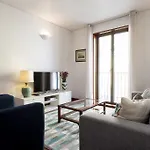 Charming 2-bedroom In The Centre Apartman